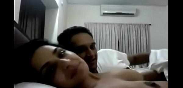  Hot Indian Babe with Boyfriend Sex Tape Leaked - Hot Delhi Girl Fucked by Boyfriend